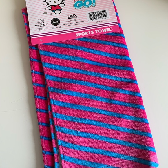 Hello Kitty Sanrio sports towel - Picture 2 of 3